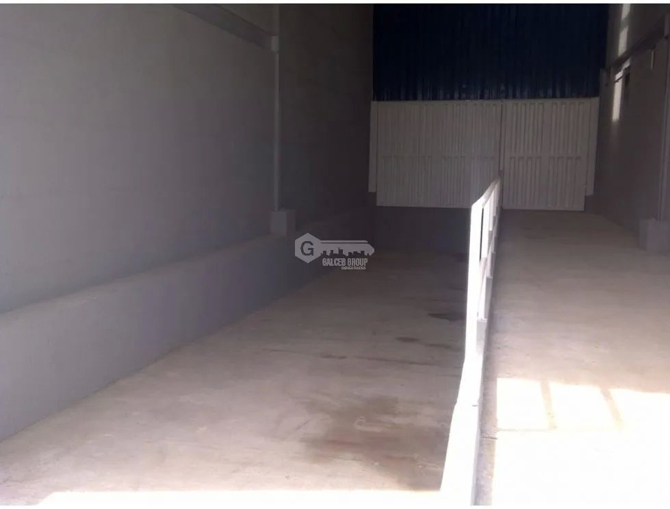 GALERA / PARQUE INDUSTRIAL / LAS AMERICAS / 1006m2 / CON ANDEN