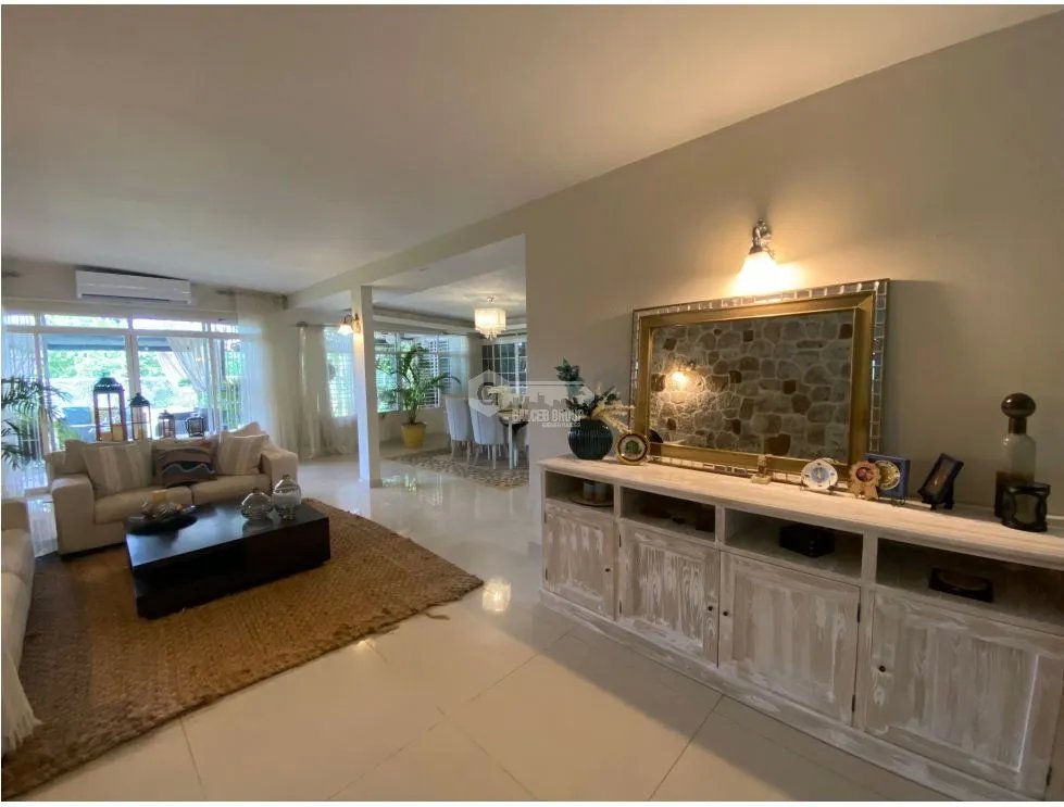 LAS CUMBRES / 325 M2  / 3 HABITACION / ANEXO / TERRAZA / DEN