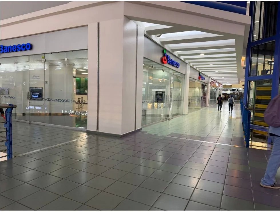 ALBROOK MALL /  LOCAL COMERCIAL / 430M / PISO 2 / CERCA BANCOS
