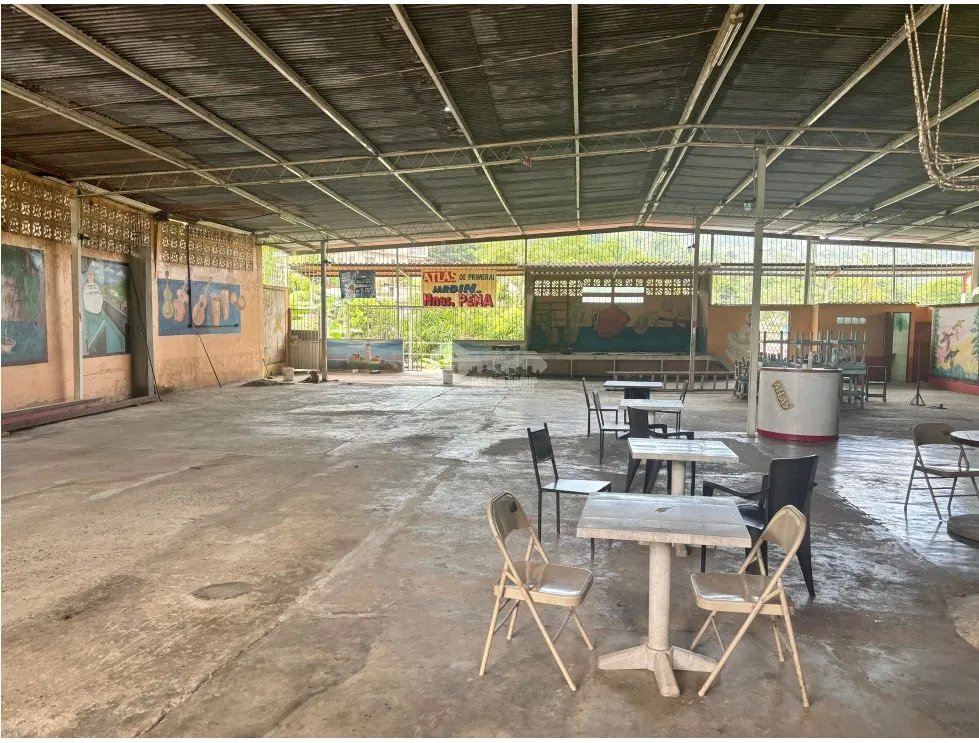 ARRAIJAN / TERRENO COMERCIAL / 759M / CUARTOS DE AQLUILER / BAR