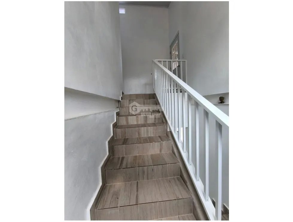 CERRO AZUL / 2000 M2 / 2 NIVELES / 4 HABITACIONES / CAMPESTRE
