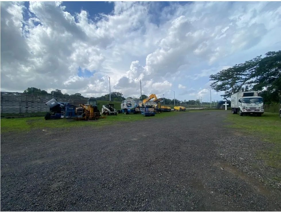 PEDREGAL / TERRENO COMERCIAL / PLAZA TERRANOVA / 702M /J