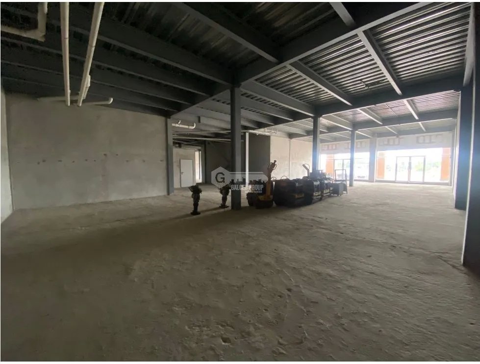 PEDREGAL / LOCAL COMERCIAL / PLAZA TERRANOVA / 383 M / PLANTA BAJA /J