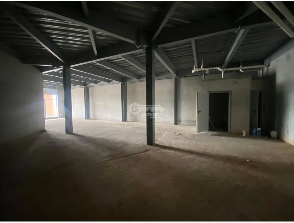PEDREGAL / LOCAL COMERCIAL / PLAZA TERRANOVA / 383 M / PLANTA BAJA /J