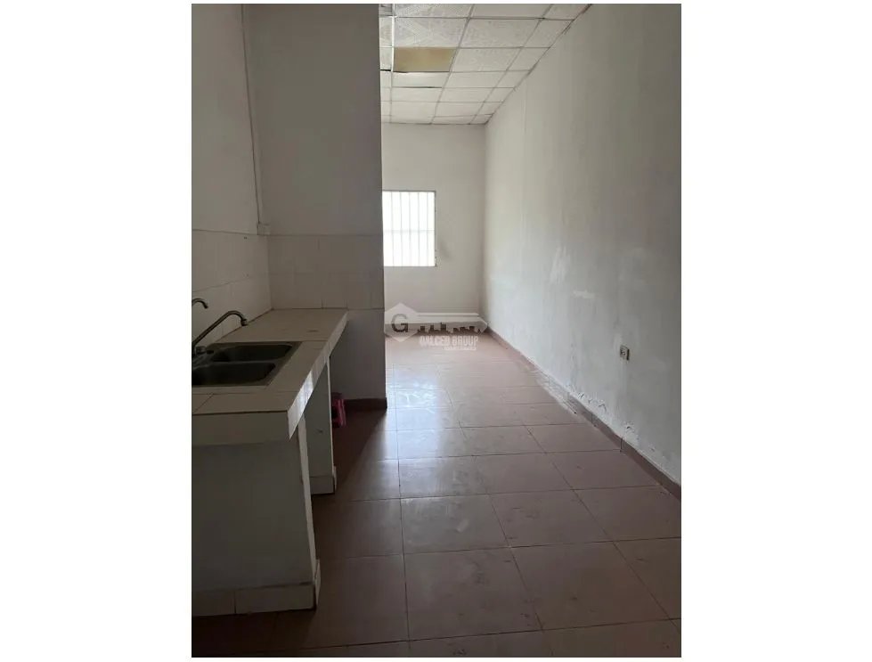 ANCON / LOCAL COMERCIAL / 155 M2 / DIVISIONES / VACIO / PLANTA ALTA