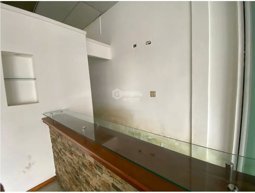 LOCAL / CENTENNIAL PLAZA / 60M / PISO 2 / FRENTE A MCDONALDS JC