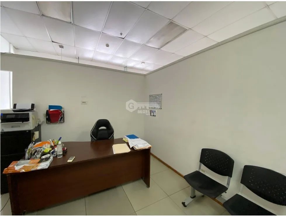 LOCAL / CENTENNIAL PLAZA / 60M / PISO 2 / FRENTE A MCDONALDS JC