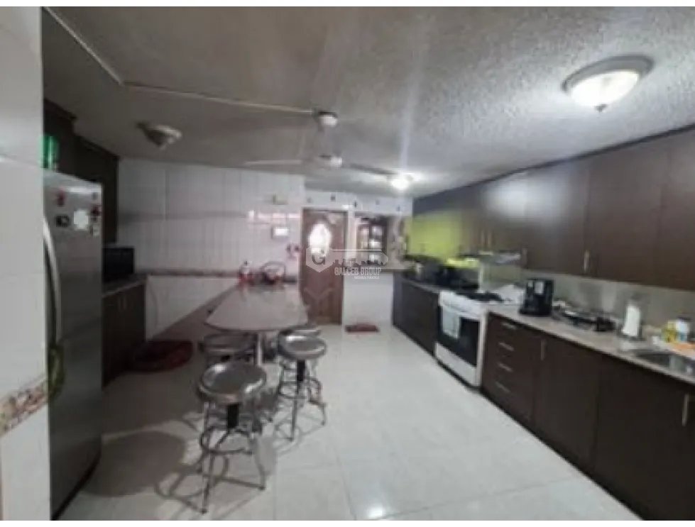 VILLA DE LAS FUENTES / 4 HABITACIONES / 521M / 2 NIVELES / TERRAZA