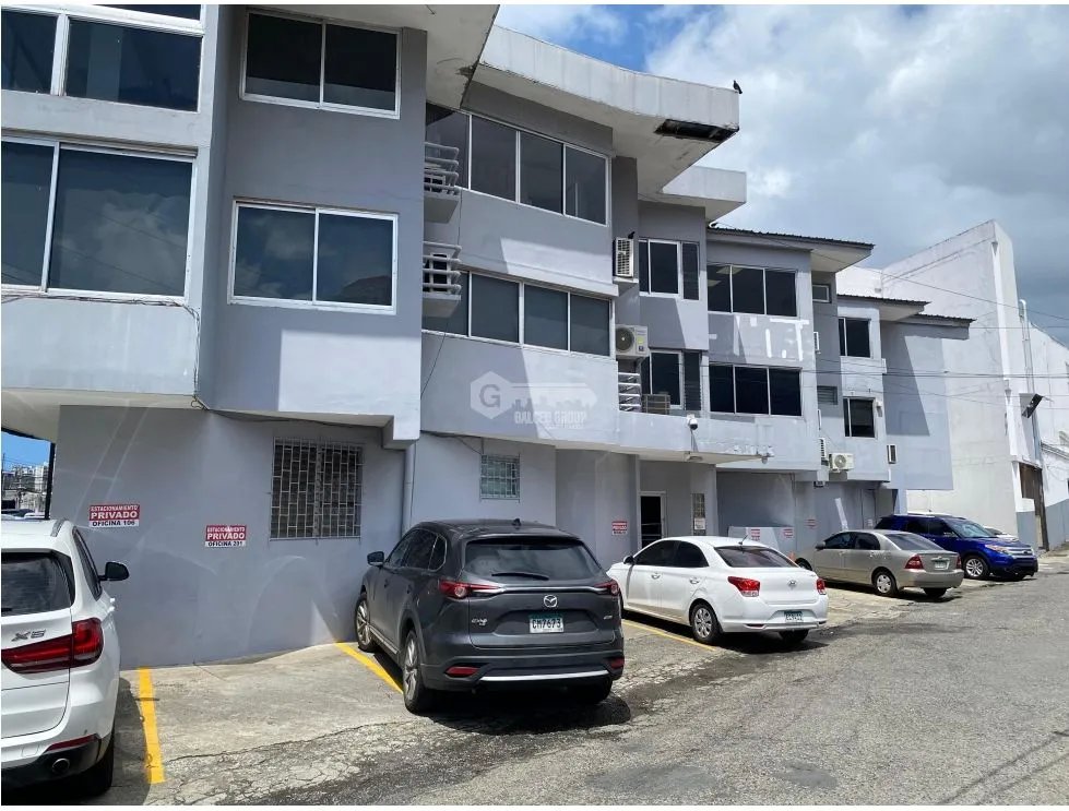 CALLE 50 / OFICINA / PLAZA VARIBE / 67 M2 / DIVISIONES / PLANTA ALTA