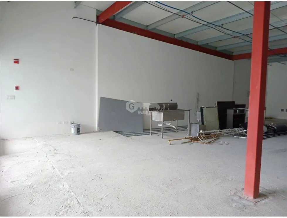LOCAL / PLAZA CAMINOS CENTENNIAL / 415M / PISO 2 CON TERRAZA JC