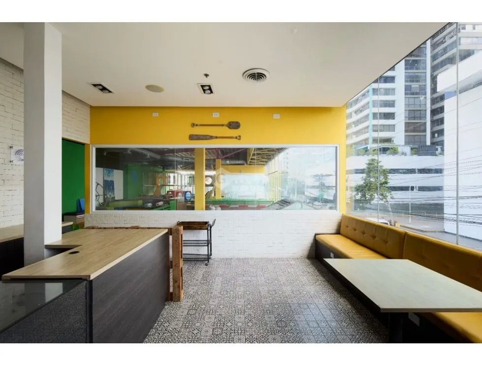 AV BALBOA / LOCAL COMERCIAL / BALBOA BOUTIQUES / 318 M2 / ESQUINA