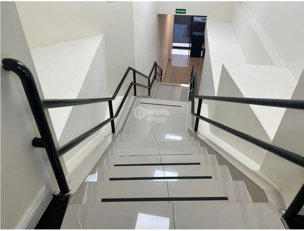 LOCAL COMERCIAL / EL DORADO / 550 M2 / 2 NIVELES / VIA PRINCIPAL JC