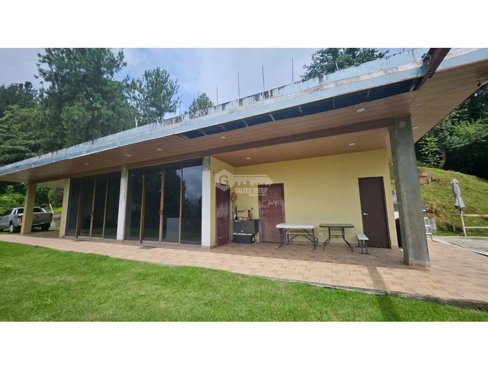 CHAME / URB. GRANADA / TERRENO CON CASA / 2063M / VISTA PANORAMA