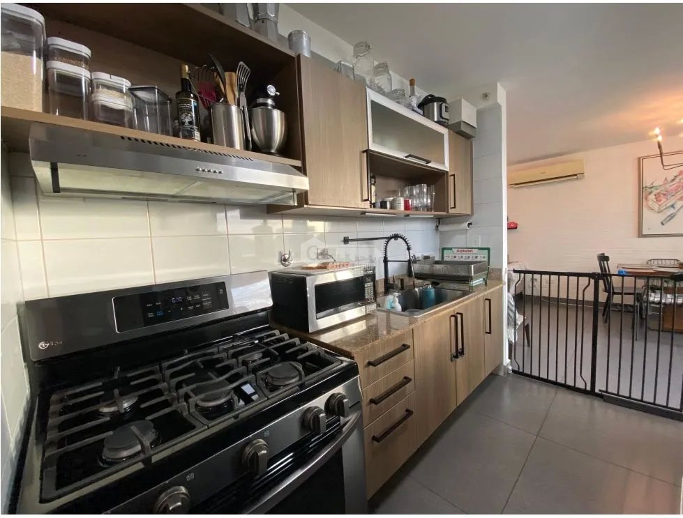 CONDADO DEL REY / KINGS PARK / 97M / 2 HABITACION / BALCON
