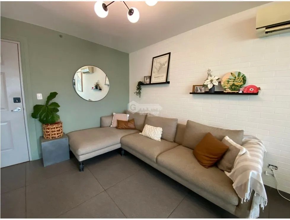 CONDADO DEL REY / KINGS PARK / 97M / 2 HABITACION / BALCON