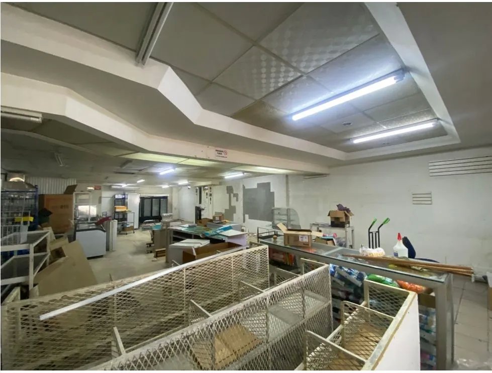 LOCAL COMERCIAL / CERRO VIENTO / 360M / DIVISION / DOS NIVEL / ESQUINA