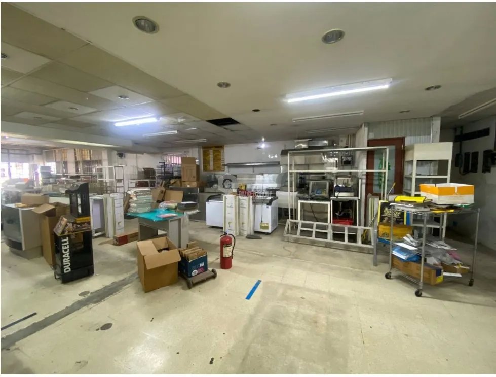 LOCAL COMERCIAL / CERRO VIENTO / 360M / DIVISION / DOS NIVEL / ESQUINA
