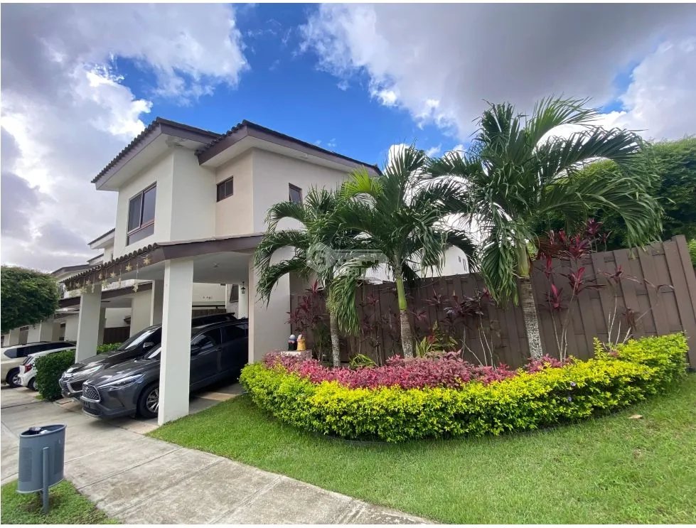 BRISAS DEL GOLF / GARDENIAS / 260M / 3 HABITACION / ESQUINA