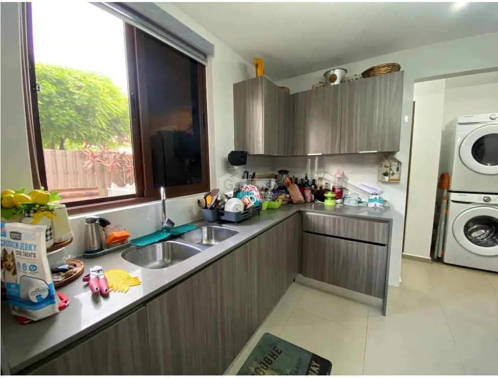 BRISAS DEL GOLF / GARDENIAS / 260M / 3 HABITACION / ESQUINA