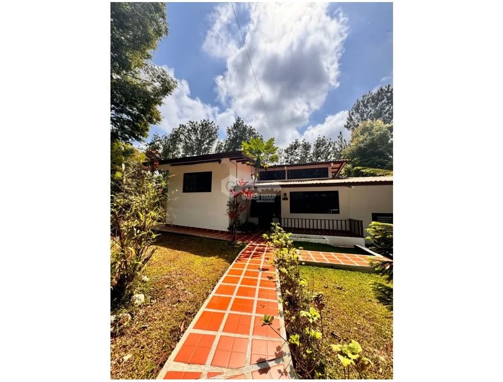 CERRO AZUL / EL VIGIA / 1700 M2 / AMOBLADO / LINEA BLANCA / CASCADA