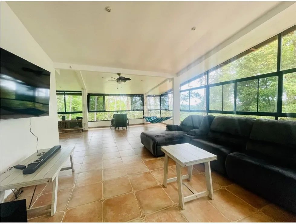 CERRO AZUL / EL VIGIA / 1700 M2 / AMOBLADO / LINEA BLANCA / CASCADA