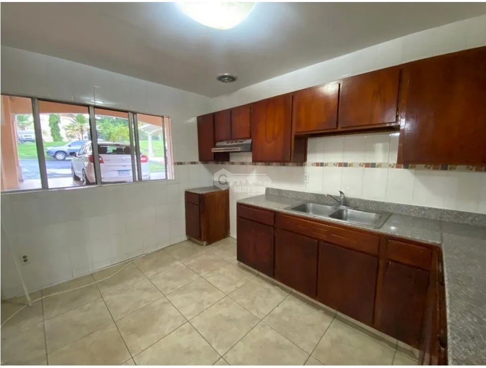 HOWARD / 319 M2  / 3 HABITACION + SERVICIO / TERRAZA / DOS NIVELES