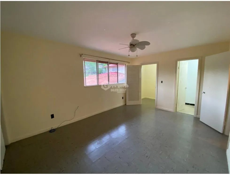 HOWARD / 319 M2  / 3 HABITACION + SERVICIO / TERRAZA / DOS NIVELES