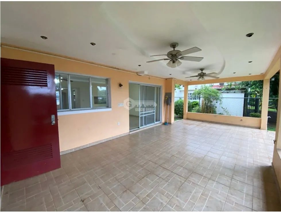 HOWARD / 319 M2  / 3 HABITACION + SERVICIO / TERRAZA / DOS NIVELES
