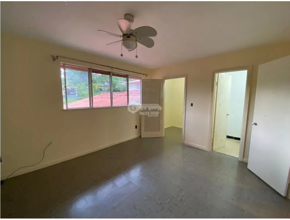 HOWARD / 319 M2  / 3 HABITACION + SERVICIO / TERRAZA / DOS NIVELES