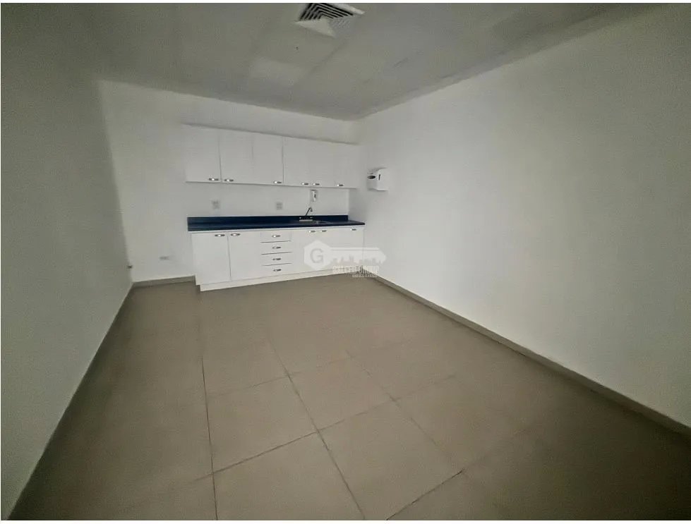 OFICINA / COSTA DEL ESTE / PLAZA REAL  / 290M / DIVISIONES / VACIA