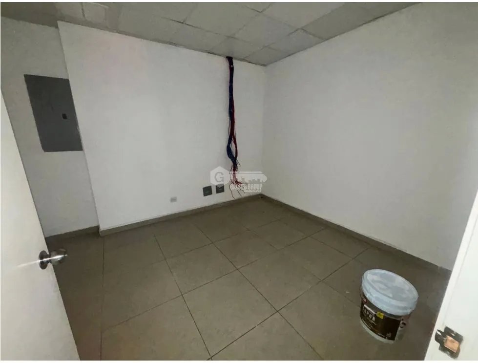 OFICINA / COSTA DEL ESTE / PLAZA REAL  / 290M / DIVISIONES / VACIA