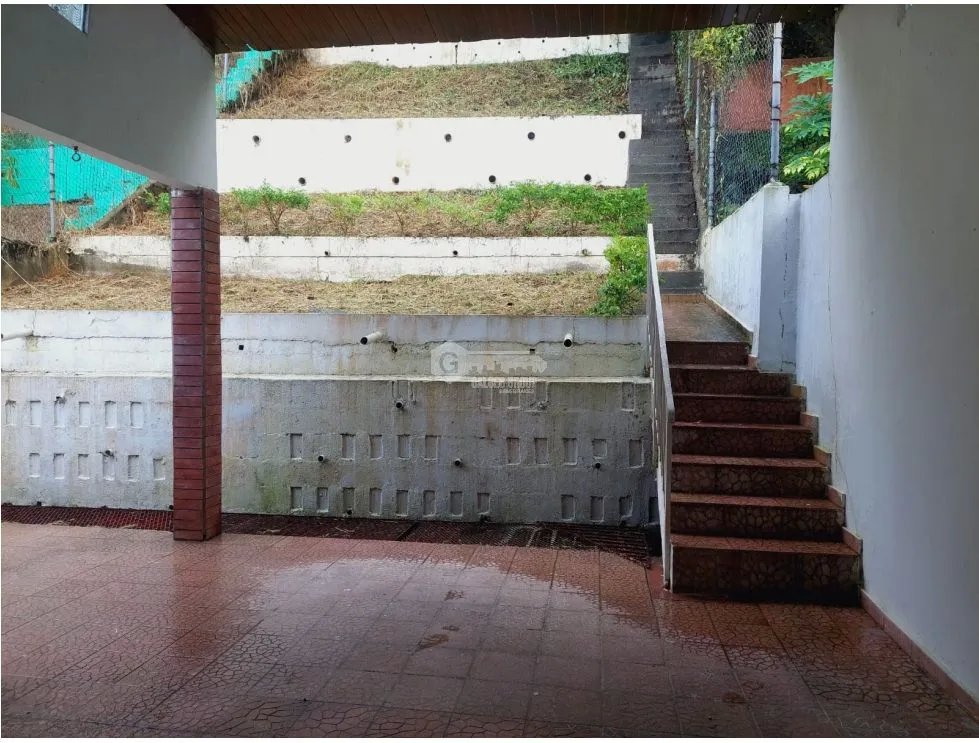 VILLA DE LAS FUENTES / 274M / TRES NIVELES / BALCON
