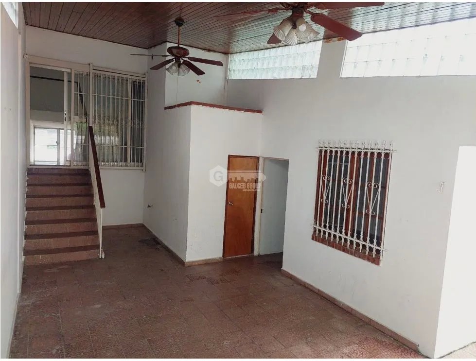 VILLA DE LAS FUENTES / 274M / TRES NIVELES / BALCON