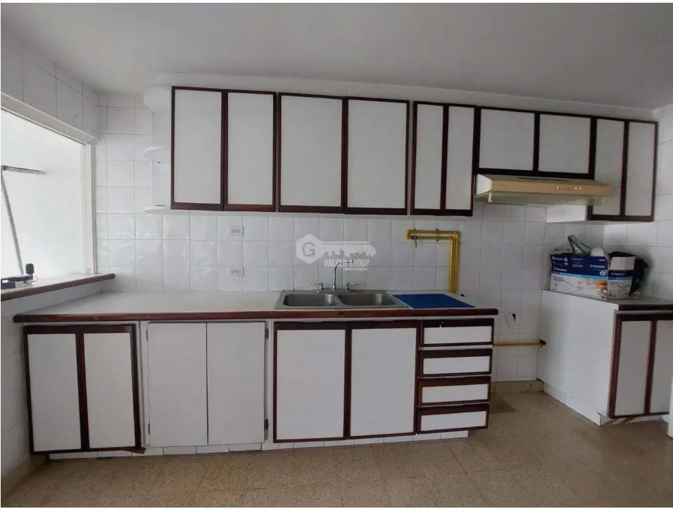 VILLA DE LAS FUENTES / 274M / TRES NIVELES / BALCON