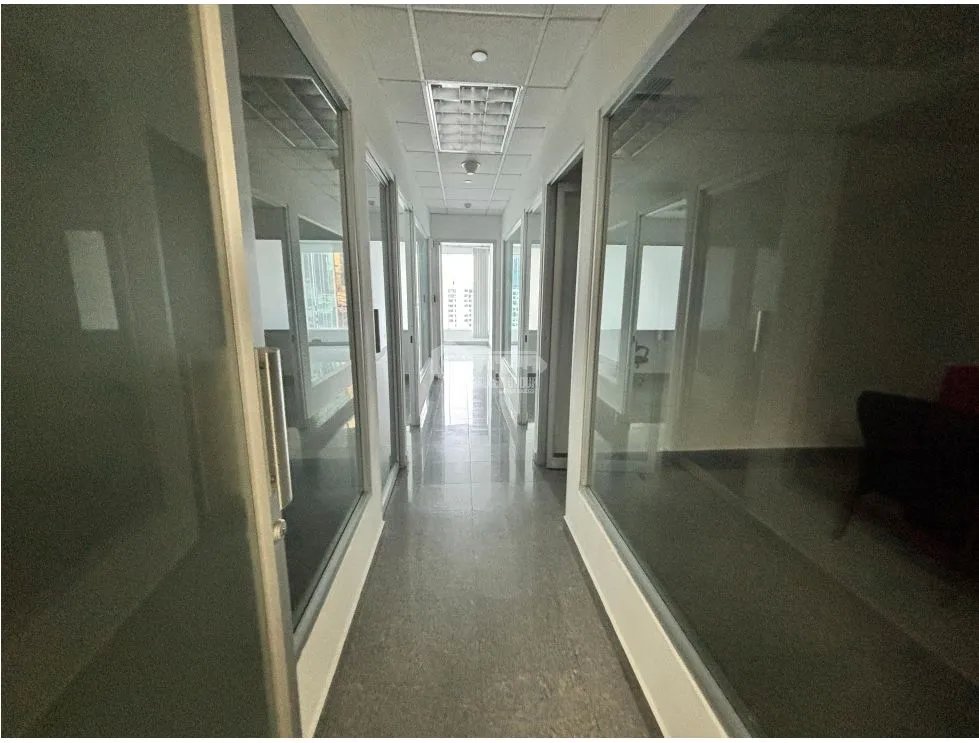 CALLE 50 / OFICINA / TORRE GLOBAL BANK / 131M / AIRES / DIVISIONES