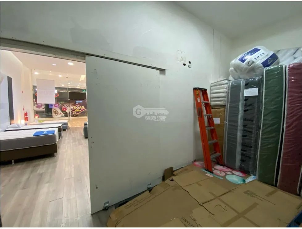 REMATE LOCAL COMERCIAL / WESTLAND MALL / DOS DIVISIONES / PLANTA BAJA
