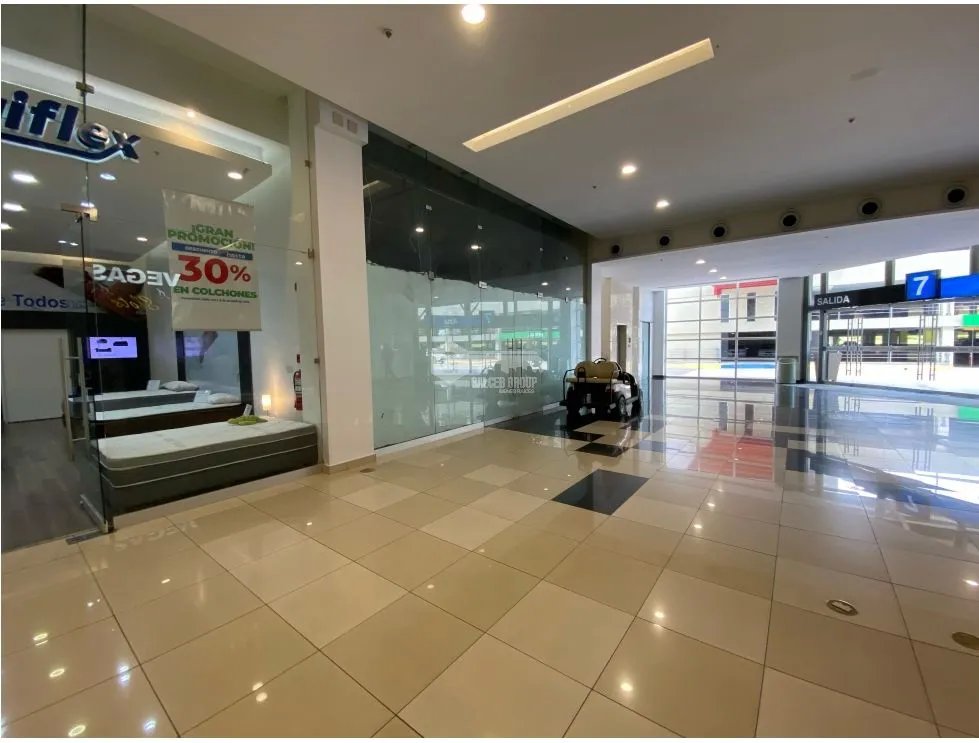 REMATE LOCAL COMERCIAL / WESTLAND MALL / DOS DIVISIONES / PLANTA BAJA