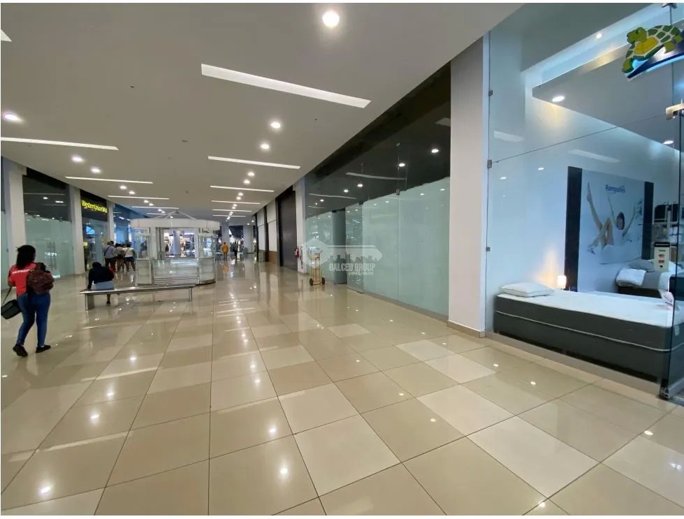 REMATE LOCAL COMERCIAL / WESTLAND MALL / DOS DIVISIONES / PLANTA BAJA