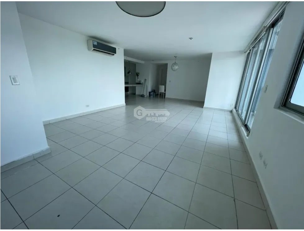VIA ARGENTINA / PH MIRO / 126M / BALCON / 2 HABITACIONES