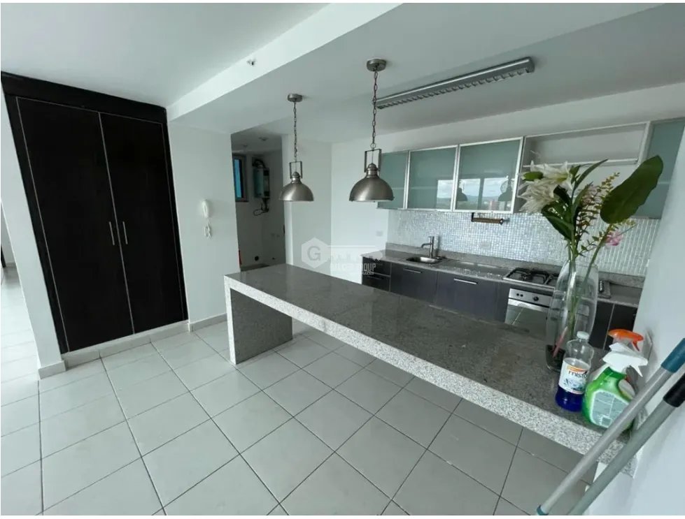VIA ARGENTINA / PH MIRO / 126M / BALCON / 2 HABITACIONES