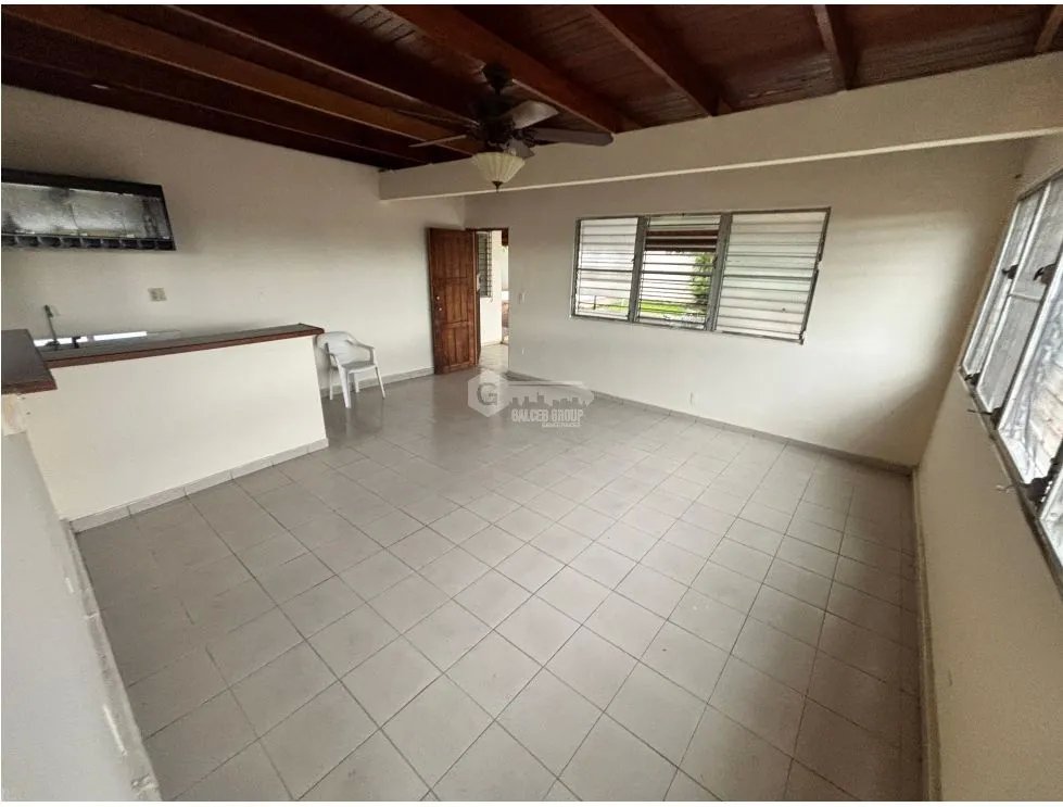BETANIA RESIDENCIAL COMERCIAL / 455M /  PATIO CON TERRAZA / 4 HAB