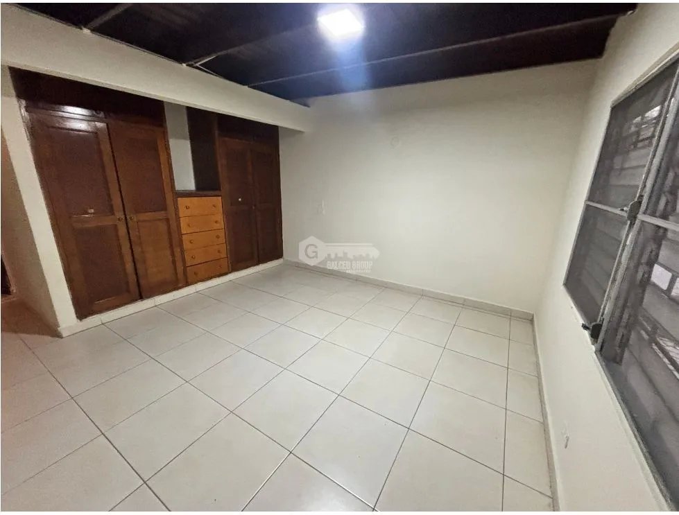 BETANIA RESIDENCIAL COMERCIAL / 455M /  PATIO CON TERRAZA / 4 HAB