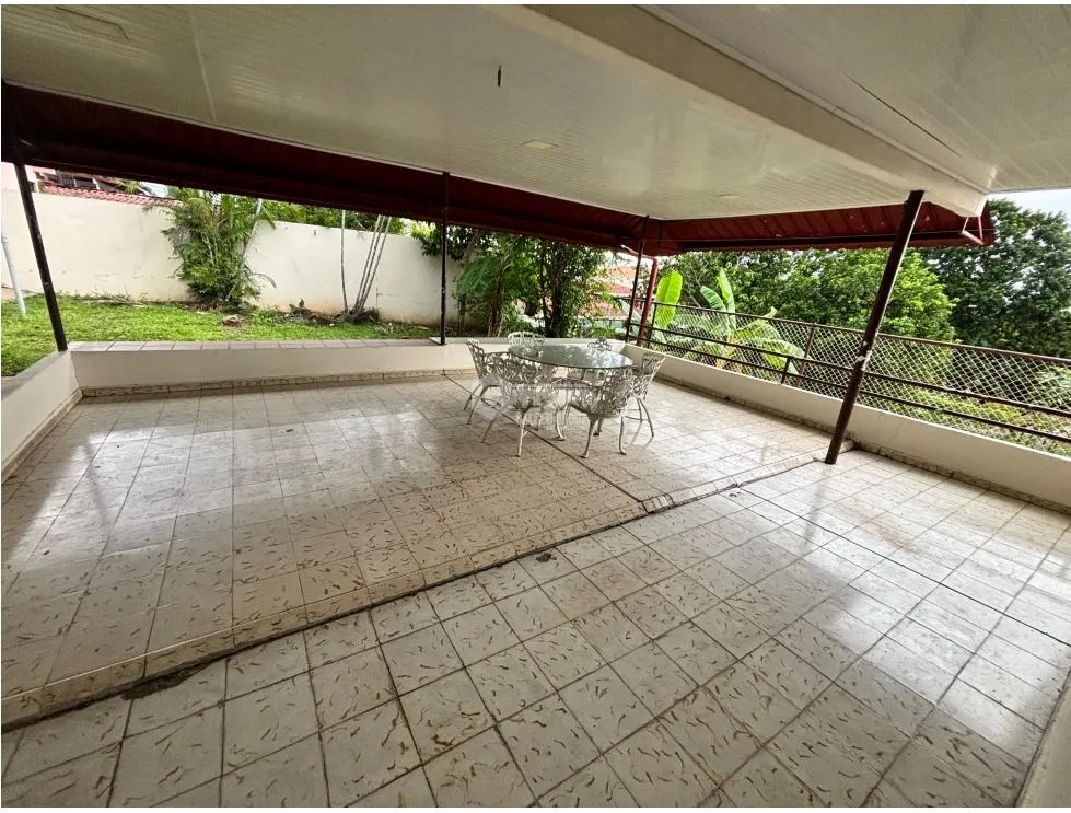 BETANIA RESIDENCIAL COMERCIAL / 455M /  PATIO CON TERRAZA / 4 HAB