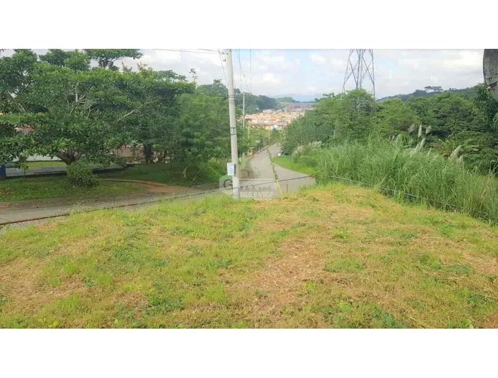 TERRENO / MAÑANITAS / IDEAL PARA COMERCIO / 860M2 / YG