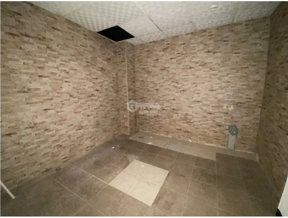 LOCAL COMERCIAL PLANTA ALTA  / GALERIAS MARBELLA PLAZA / 90M