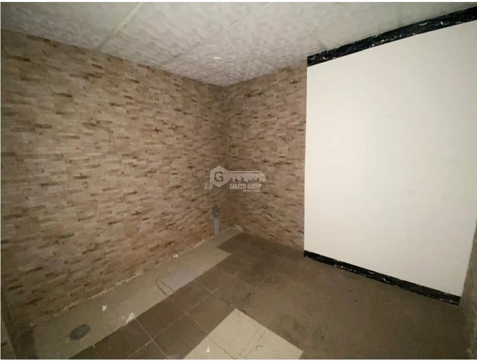 LOCAL COMERCIAL PLANTA ALTA  / GALERIAS MARBELLA PLAZA / 90M