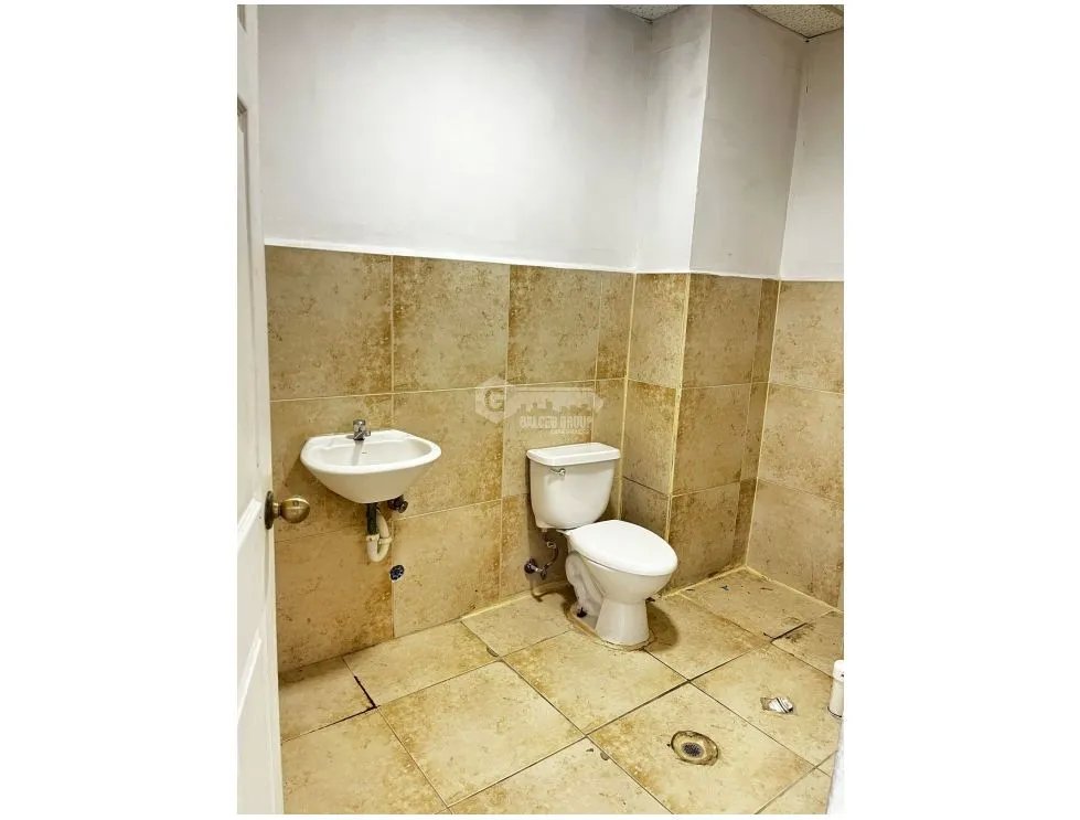LOCAL COMERCIAL / LLANO BONITO / 67M / PLANTA ALTA