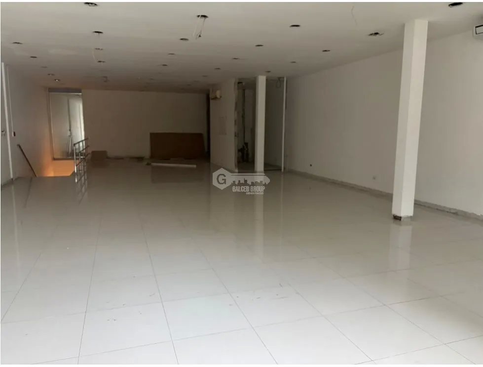 OFICINA / CALLE 50 / GALERIA 50 / 300M2 / 2 NIVELES / SOBRE VIA