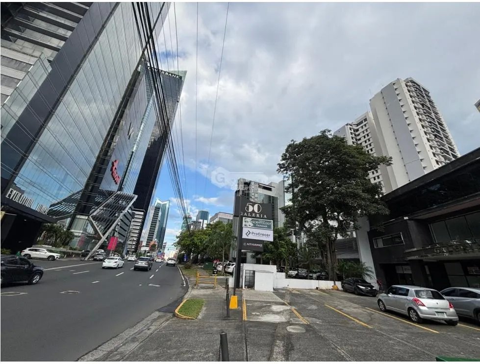 OFICINA / CALLE 50 / GALERIA 50 / 300M2 / 2 NIVELES / SOBRE VIA