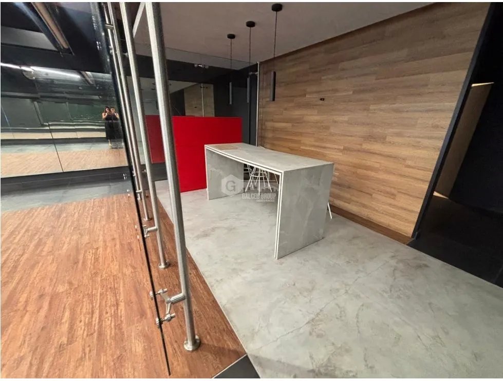 OFICINA / CALLE 50 / GALERIA 50 / 300M2 / 2 NIVELES / SOBRE VIA